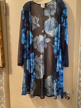 Collections Etc. Blue Rose pattern cardigan with bracelet sleeve length.